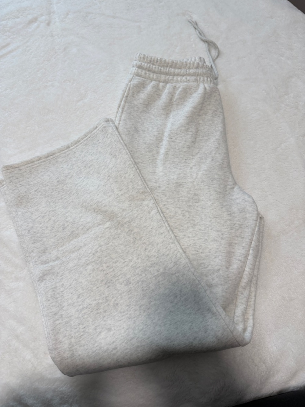 NEW TALULAH Heather Light Gray Wide Leg Sweatpants
